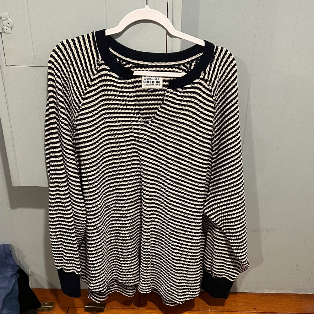 Womens AE navy and white lightweight sweatshirt size large